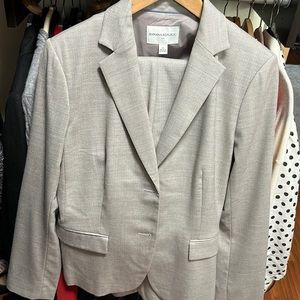Banana Republic khaki tones suit. Jacket Sz 12 pants Sz 10. Worn once